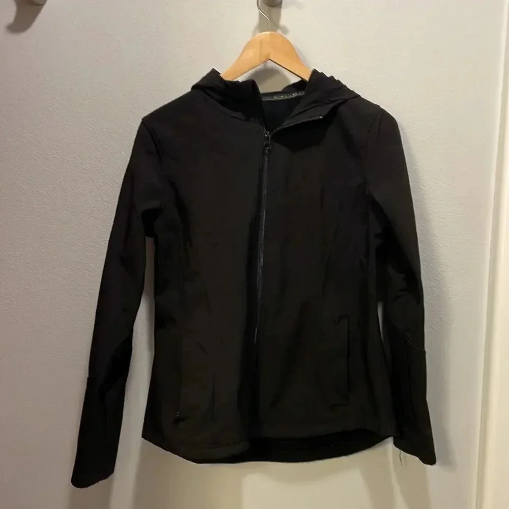Mondetta woman’s black jacket